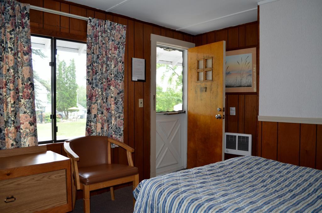 Chamber Lane Motel Round Lake Eksteriør billede